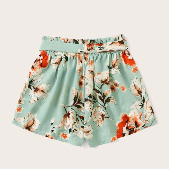 Mint Green Floral Belted Flowy Shorts - Picture 3 of 7